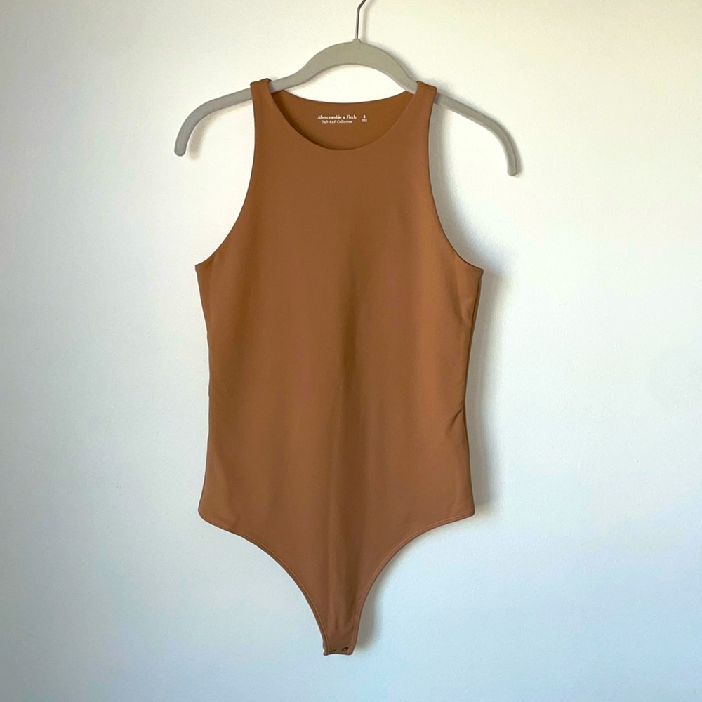 NWT Abercrombie & Fitch Soft AF Collection High-Neck Bodysuit in Tan - Size: S